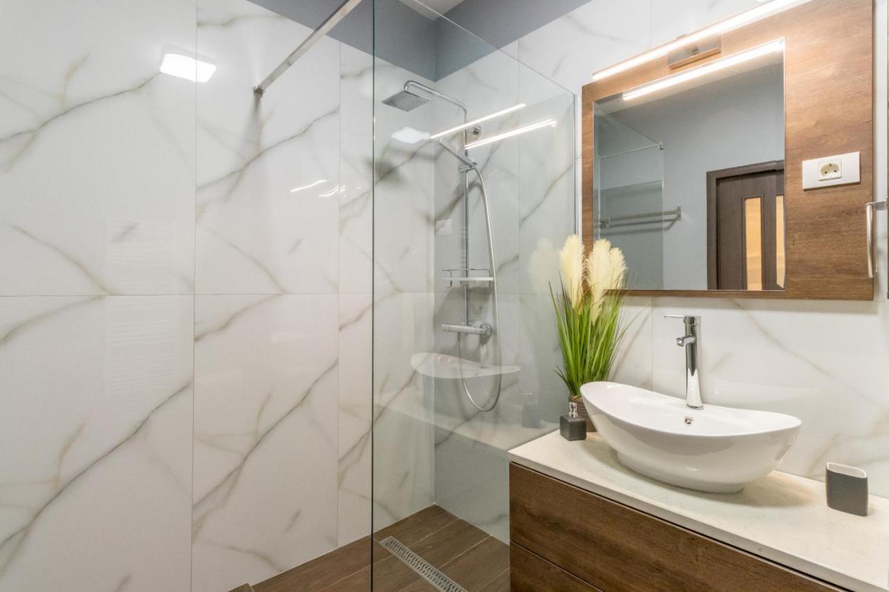 Modern Downtown Apartment 克卢日-纳波卡 外观 照片